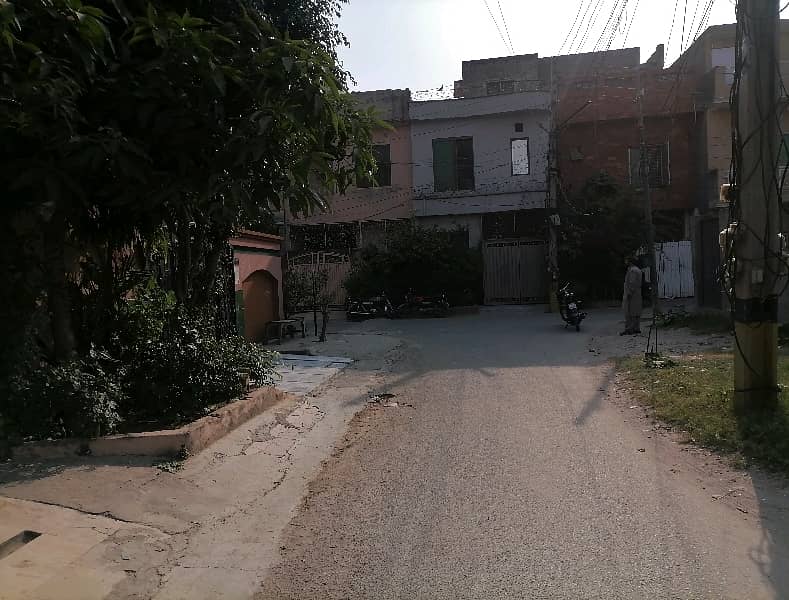 Johar Town Phase 1 House Sized 12 Marla Is Available 2