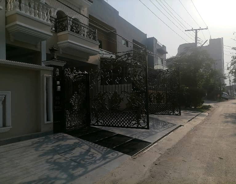 Johar Town Phase 1 House Sized 12 Marla Is Available 5