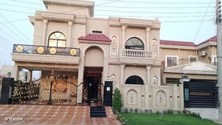 10 MARLA CORNER BREAD NOW LUXURY SPANISH HOUSE AVAILABLE FOR SALE IN FORMANITES HOUSING SCHEME BLOCK -N LAHORE. 0