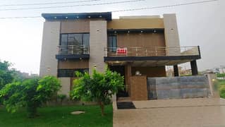 Prime Location 10 Marla House Is Available In Formanites Housing Scheme - Block N 0