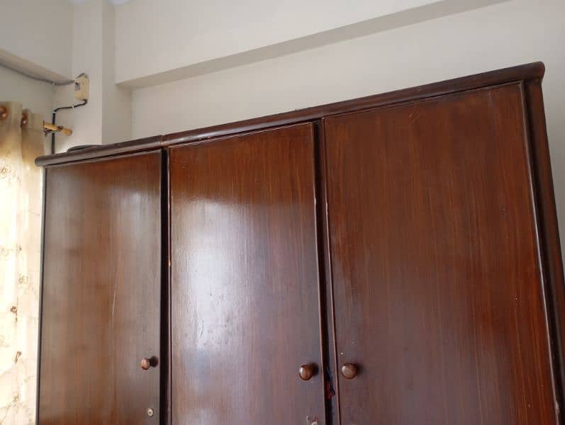 wooden 3 doors Almari newly polished 9