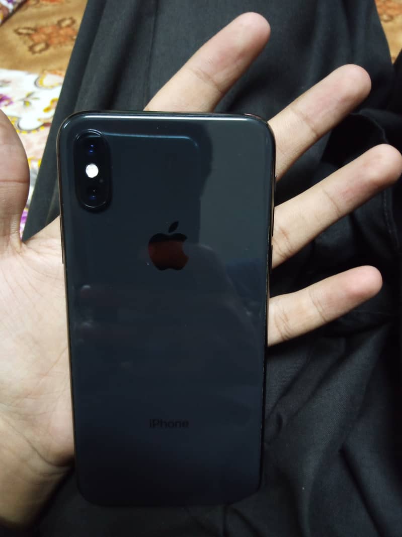 iphone xs black color 64 gb non PTA 0