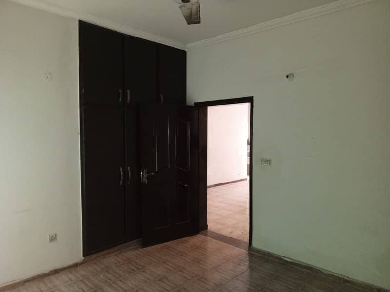 JODISNAL colony black c 10 MARLA house for Rent 5 bedroom daring room daibal kitchen daibal unit nizd 10