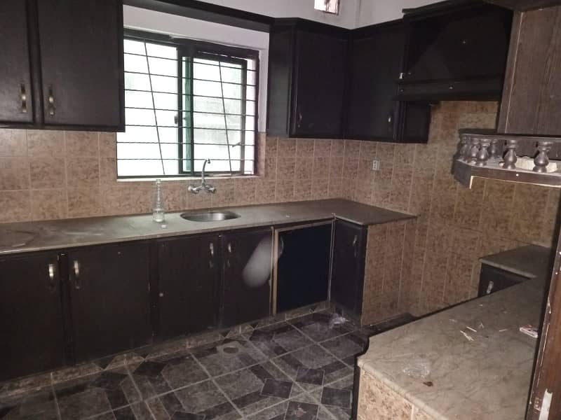 JODISNAL colony black c 10 MARLA house for Rent 5 bedroom daring room daibal kitchen daibal unit nizd 13