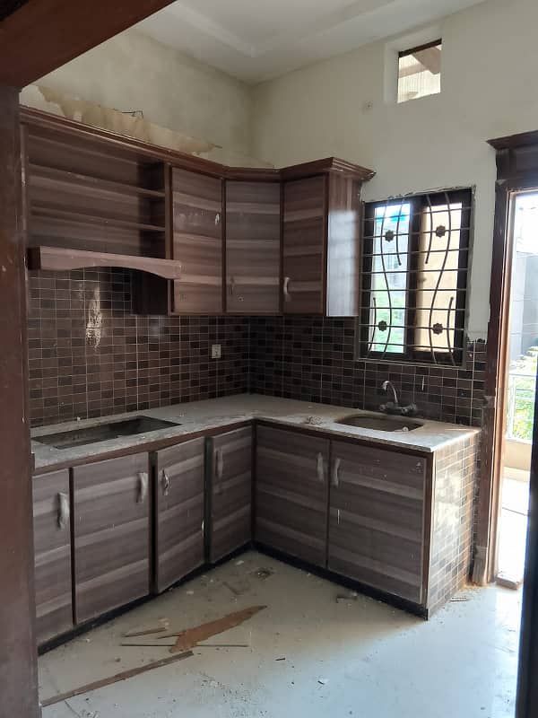 Johar Town Phase 2 Block L 5 MARLA LOWEER Portion 1 Bedroom Daring Room Kitchen Garage 1