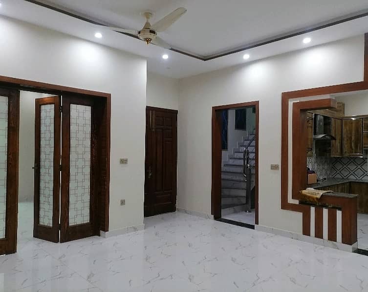 Well-constructed House Available For rent In Johar Town 3