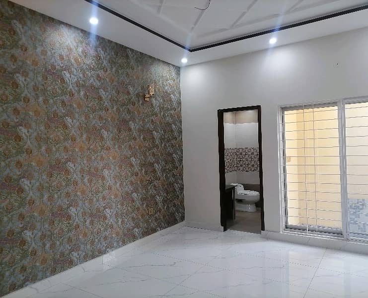 Ideal 10 Marla House Available In Wapda Town, Wapda Town 1