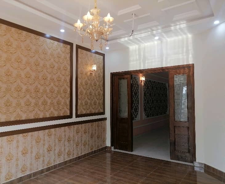 Ideal 10 Marla House Available In Wapda Town, Wapda Town 3