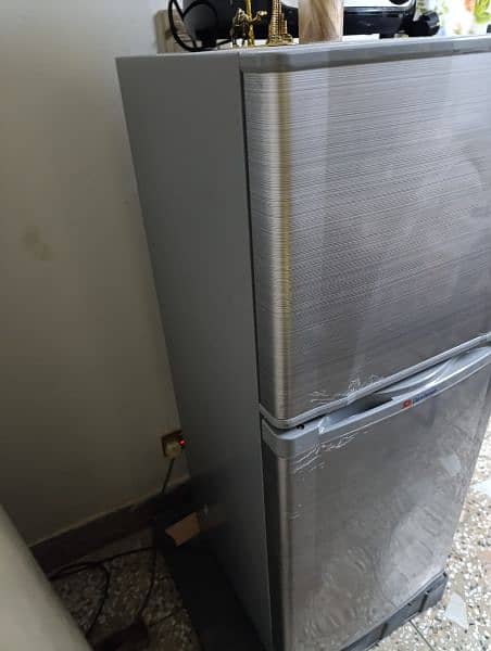 Dawlance small size fridge with good condition and reasonable price 2