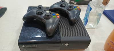 XBOX 360 E Console | Perfect Condition with Controllers 0