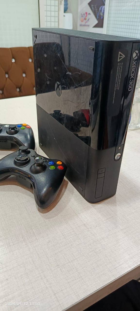 XBOX 360 E Console | Perfect Condition with Controllers 2