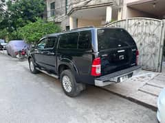 toyota hilux canopy