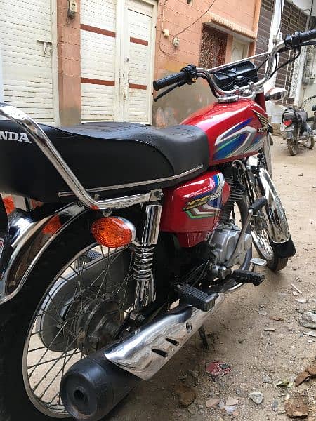 Red CG 125 0