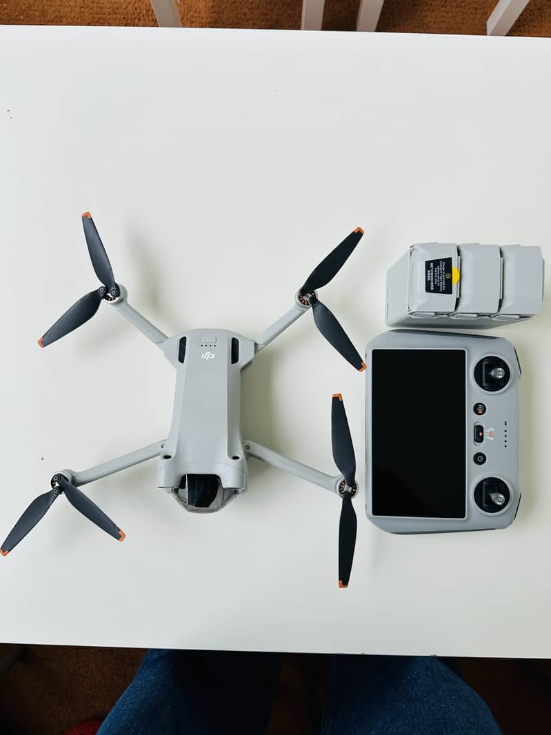 DJI mini 3 pro with fly more combo 1