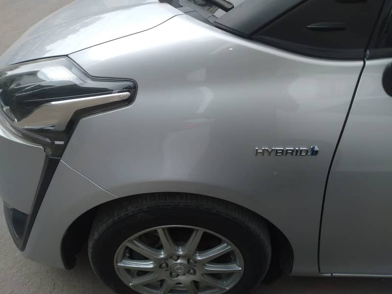 Toyota Sienta 2018 4