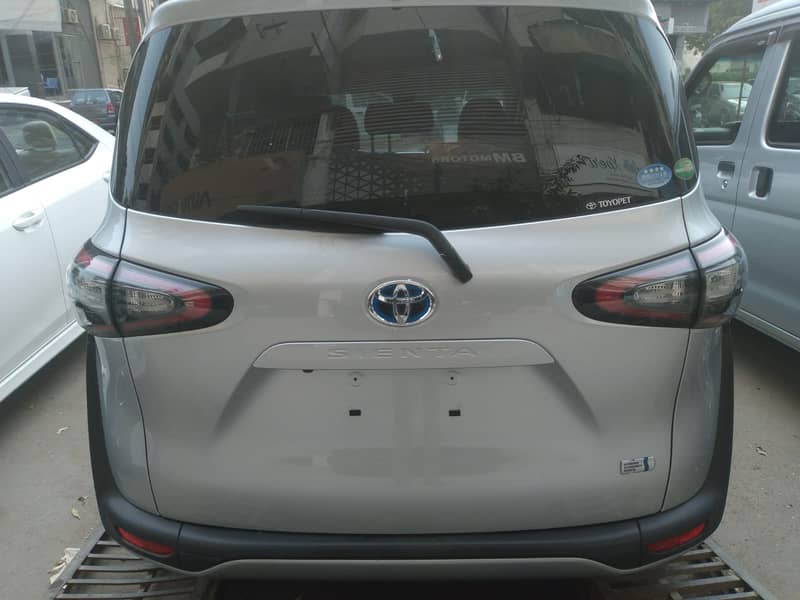 Toyota Sienta 2018 7