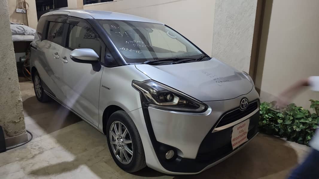 Toyota Sienta 2018 14