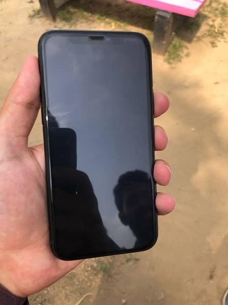 iphone 11 pro 256 gb non pta 10/10 price negotiable 5