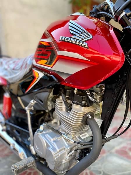 HONDA CB 125F 2