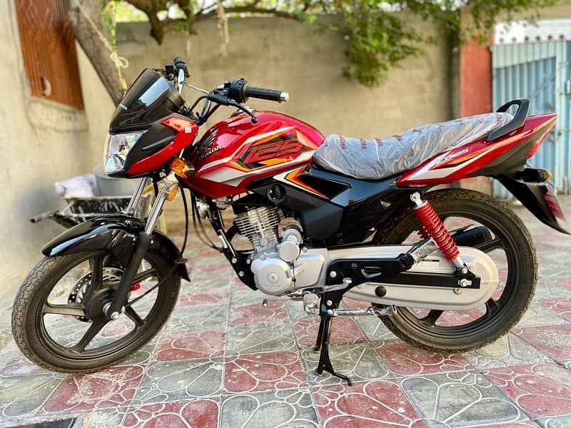 HONDA CB 125F 5