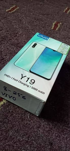 VIVO Y19  8/256 3