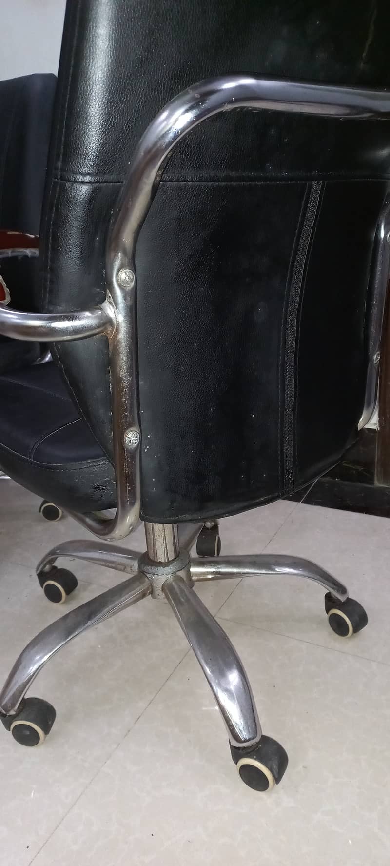 2 black revolving chairs + 1 damaged brown revolving chair 8