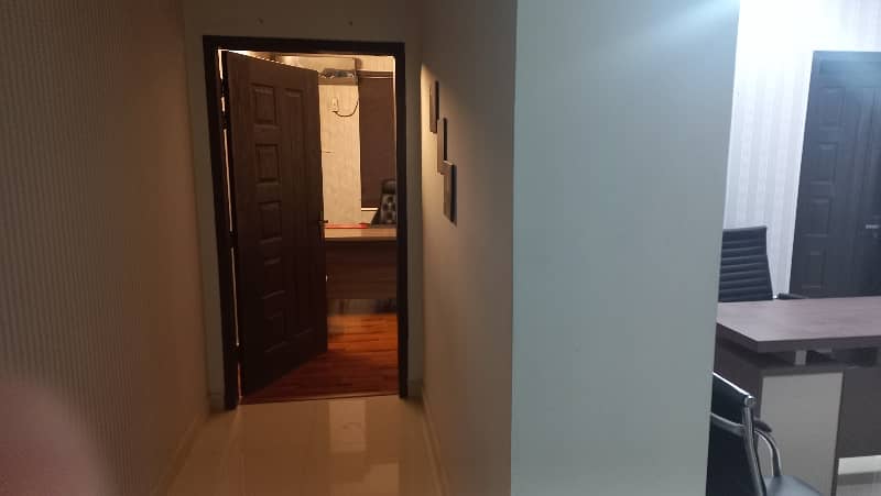 1 Bed Corner Apartment In Prime Arcade (Furnished) 2