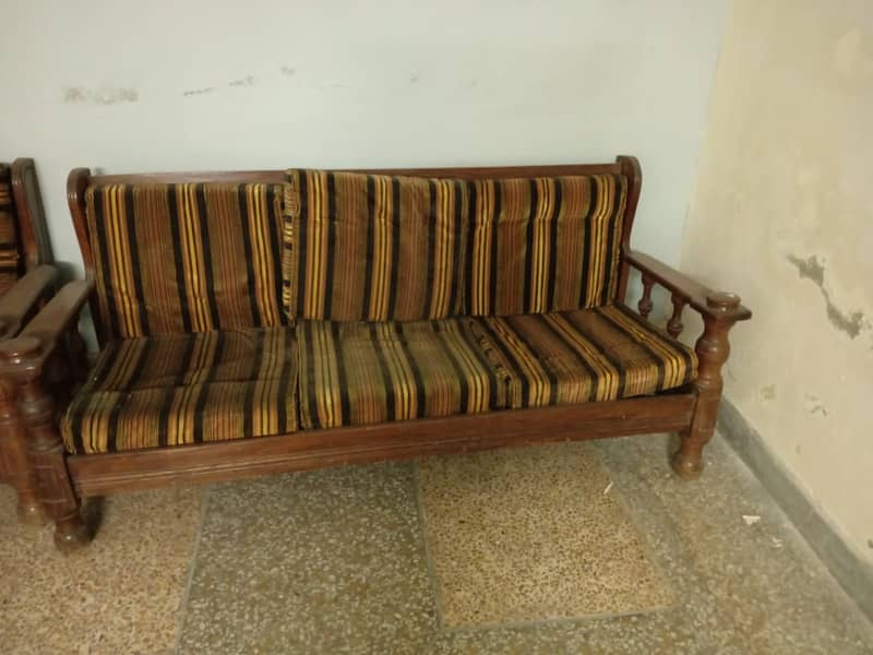 5 seater sofa for sale 0