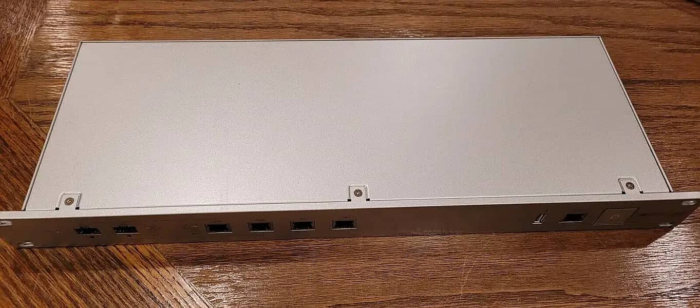 Ubiquiti/UniFi/USG-Pro-4/Best/Security/Gateway (With Box) 11