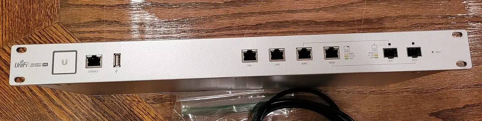 Ubiquiti/UniFi/USG-Pro-4/Best/Security/Gateway (With Box) 12