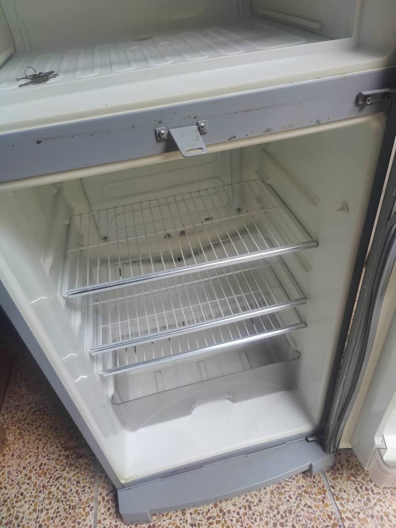 Dawlance fridge for sale 5