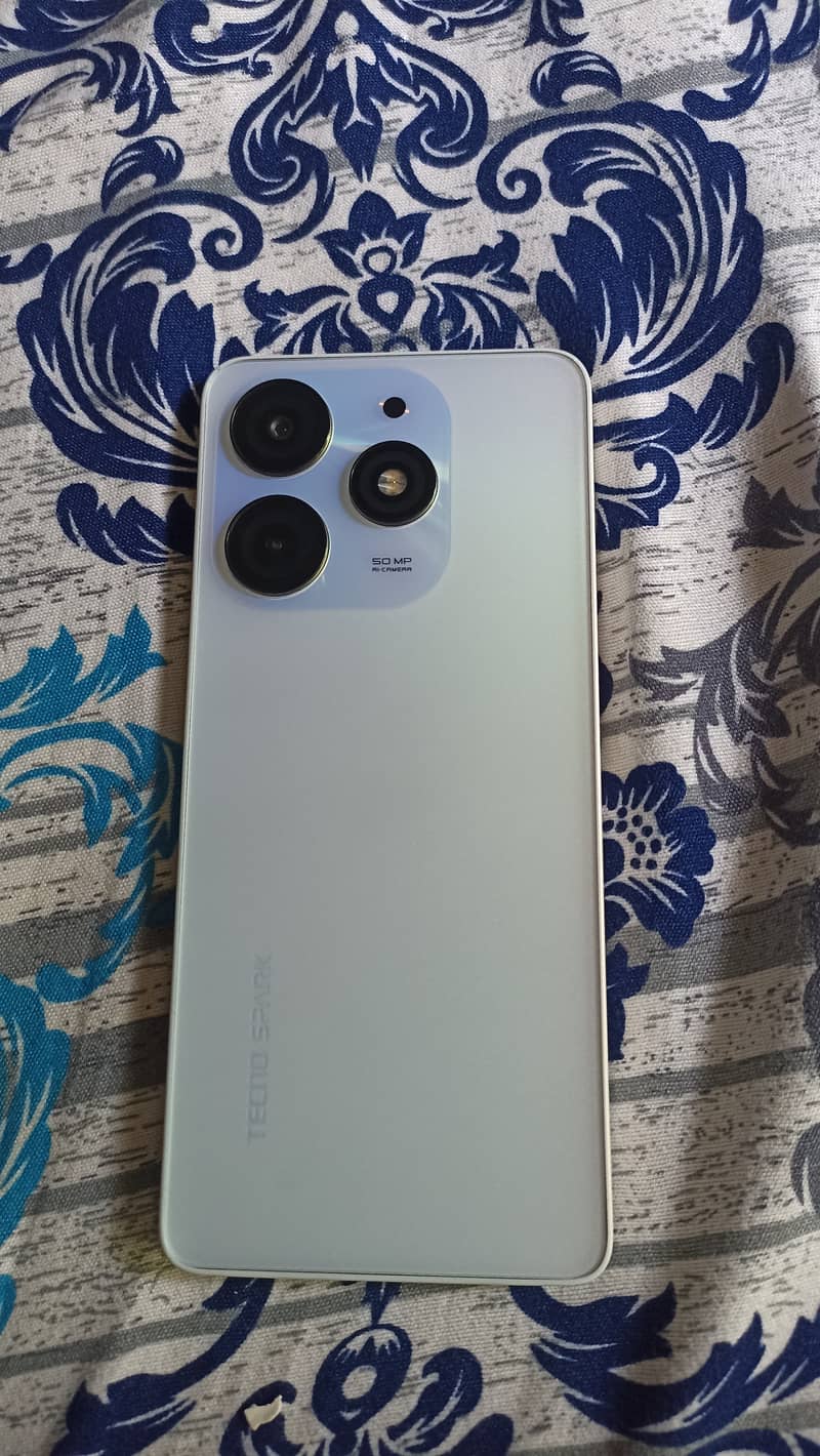 Tecno Spark 10 pro  8/256 Gb 0