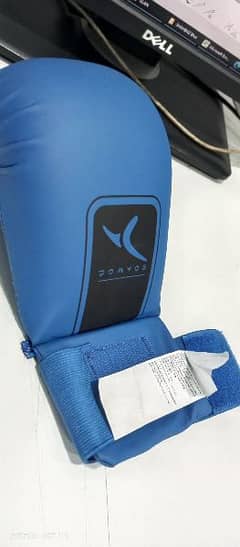 XL SIZE Domyos brand  boxing gloves brand new condition