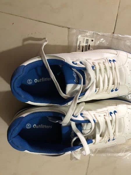 Outfitters sneakers for men 0