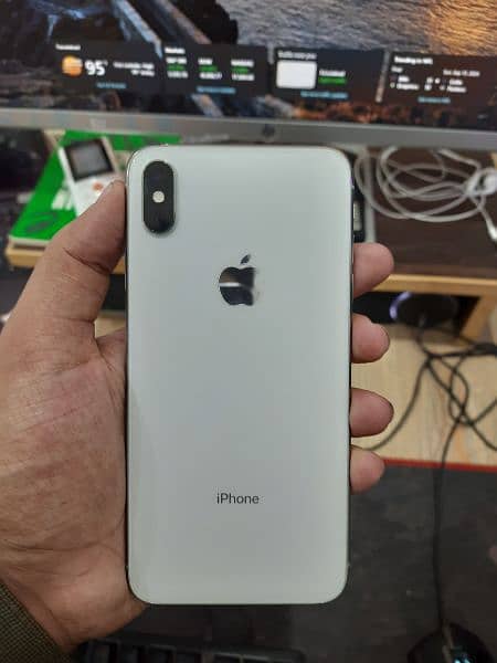 iPhone XS Max (256GB) 1