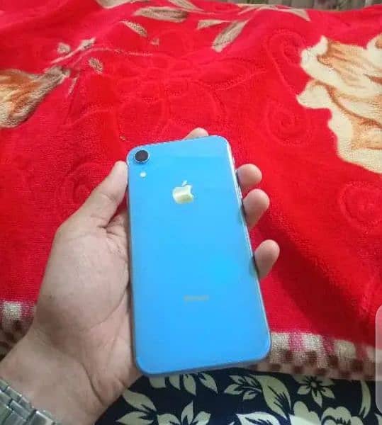 iPhone XR 64GB water pack 0