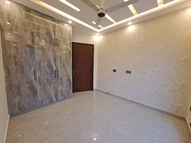 4 Beds Modern Design House Brand New 8 Marla for Sale DHA 9 Town Lahore. 6