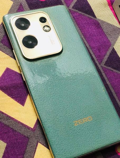 infinix Zero 30. . . 256 & 16 GB ram 0