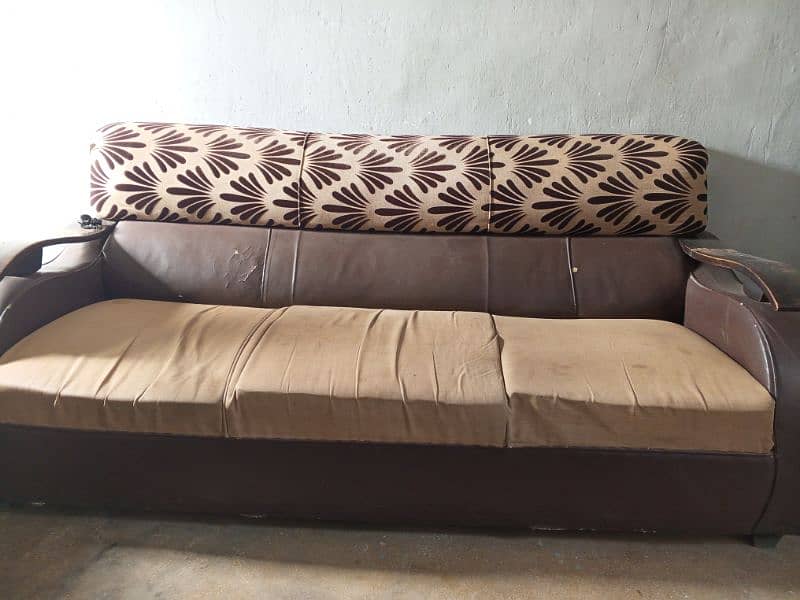 5 seater sofa set with table 0