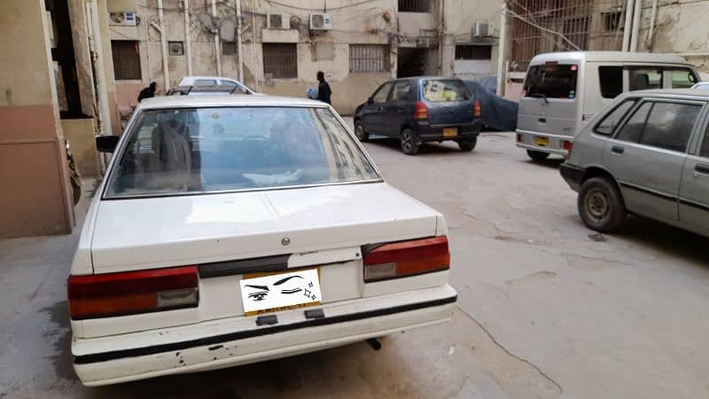 Nissan Sunny 1988 13