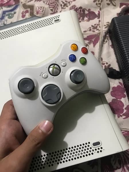 xbox 360 console with one orignal controller and box 5