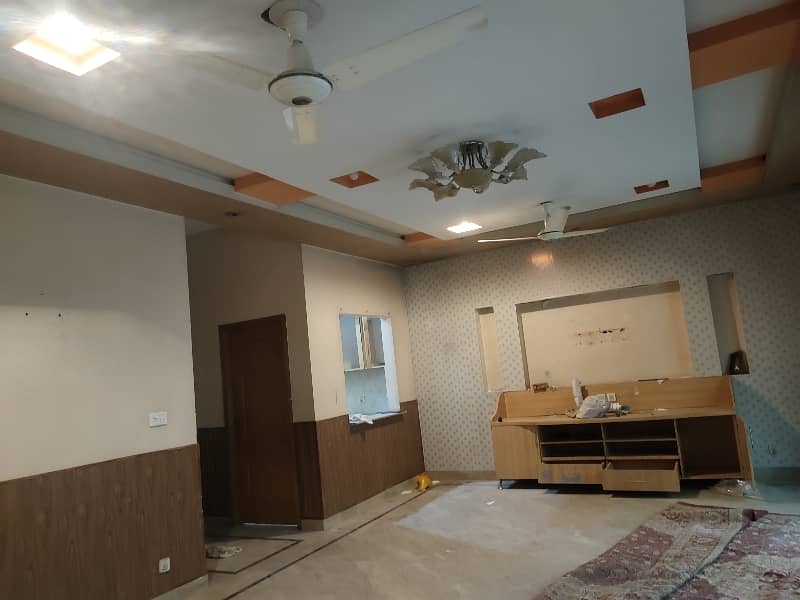 10 Marla House Facing park For Rent Wapda Town 4