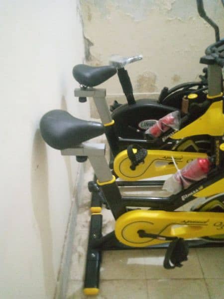 treadmils. (0309 5885468). ellapticals. spin bikes  ellipticals. 7