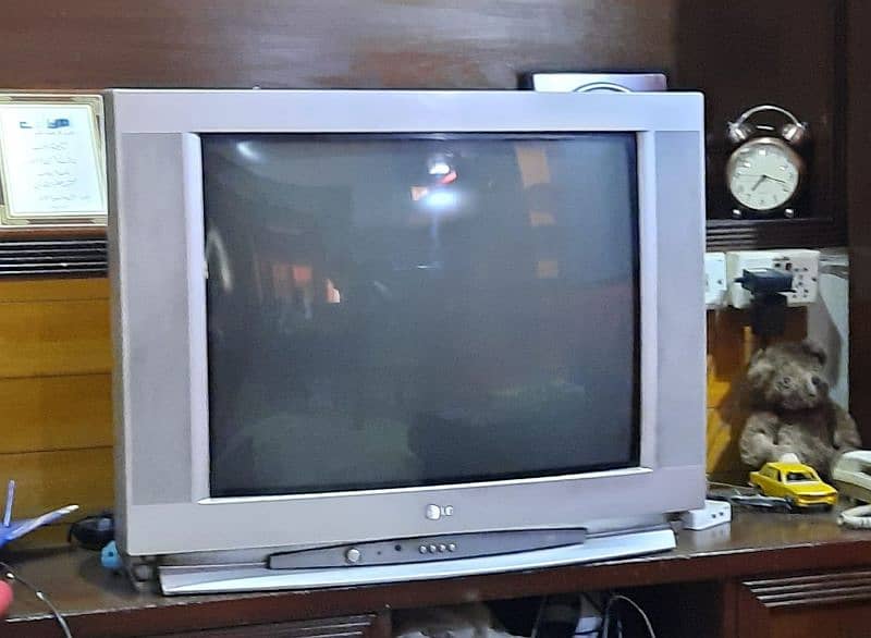 34 Inch TV | Excellent Condition | Affordable Price 4