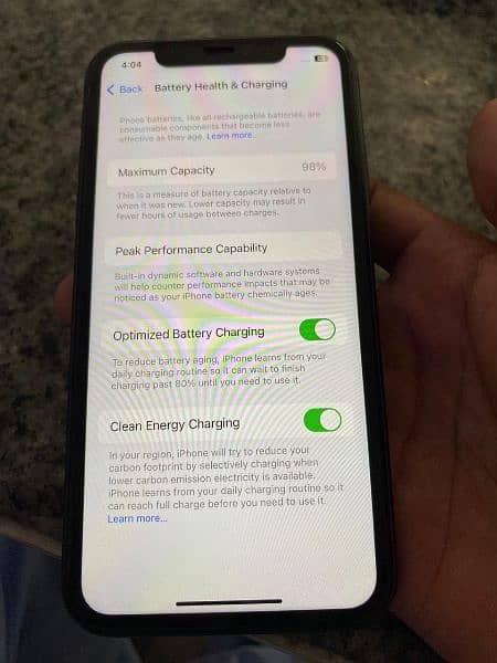 iphone 11 jv 10/10 with 99 percent bettery health 5