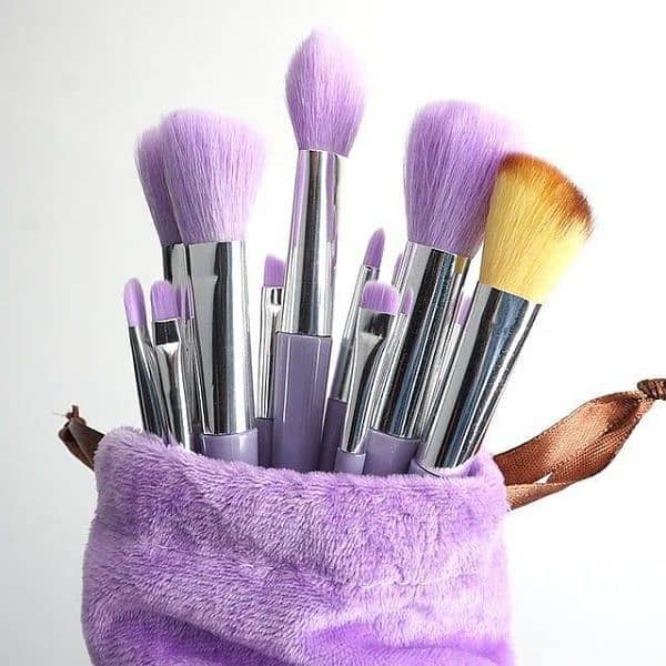 makeup brush 2