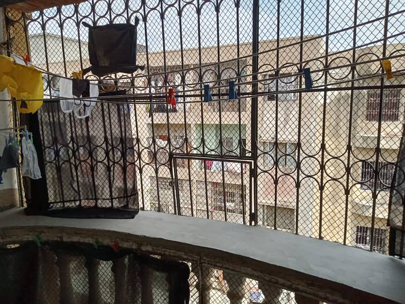 Royal Apartment Corner Flat With Roof Terrace Ideal Location Main Nagan Chowrangi North Karachi 10