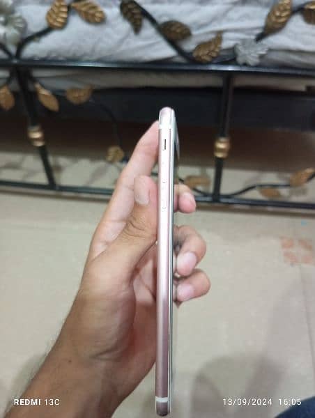 iPhone 7 plus non pta full okay condition 1