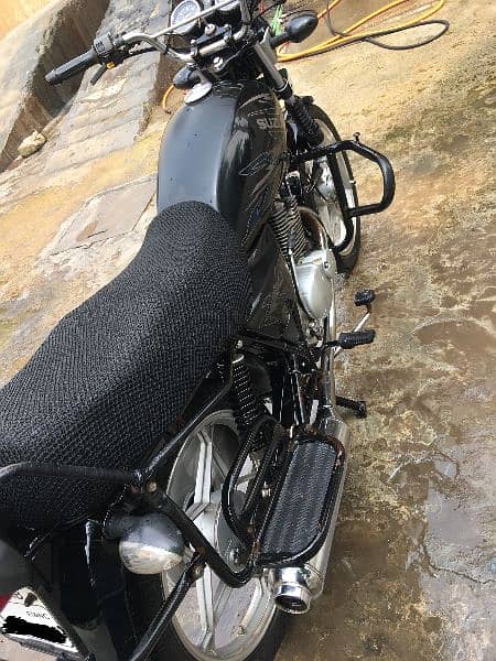 SuZuki GS150 Lush Condition Genuine 9