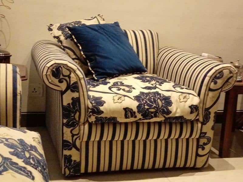 Beautiful Sofa in blue stripes and floral cushions 5